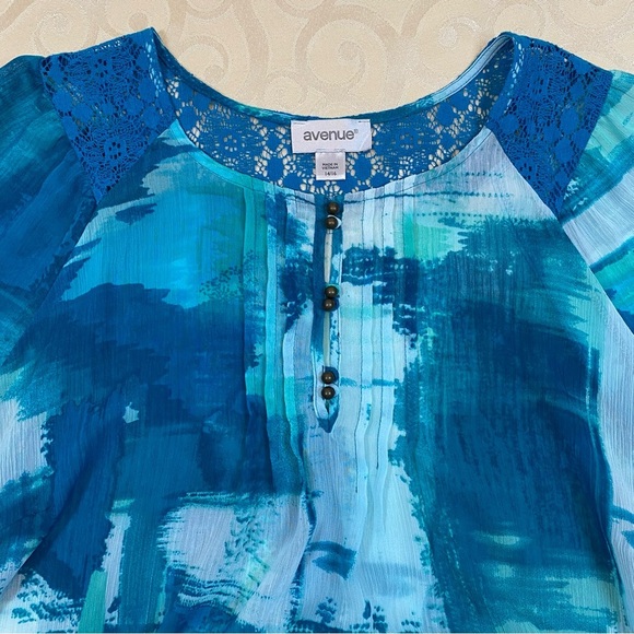 Avenue 14/16 Vibrant Blue Abstract print Blouse Top Women's Lace Accent EUC - Picture 2 of 12